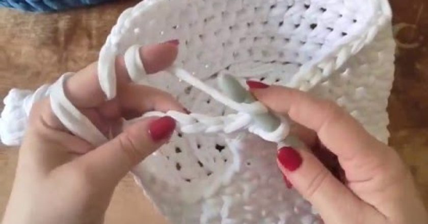 Kurz háčkování – košík háčkovaný ze „špaget“ z tričkoviny 2. díl, Crochet basket